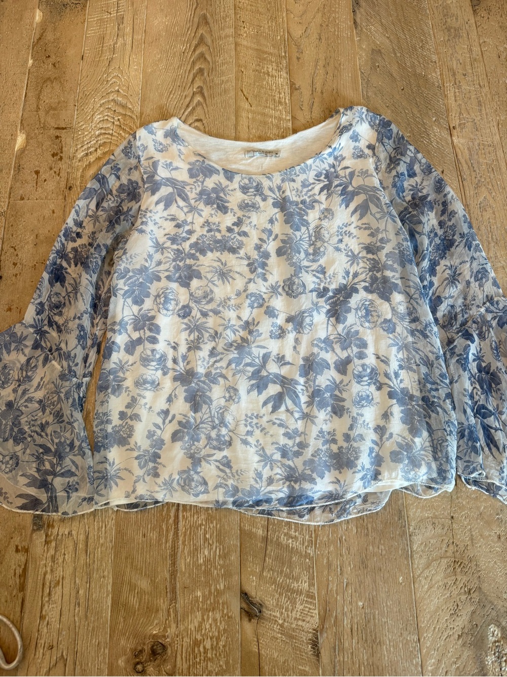 Viola Borghi Italian Silk Blouse Bell Sleeve floral toile print M